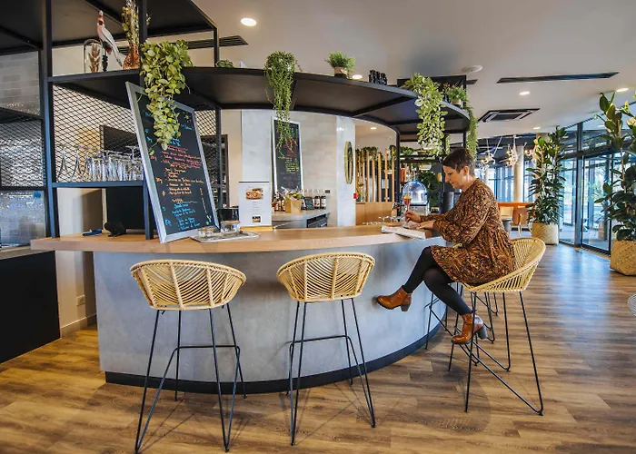 Ibis Styles Centre Rive Gauche Otel 3*