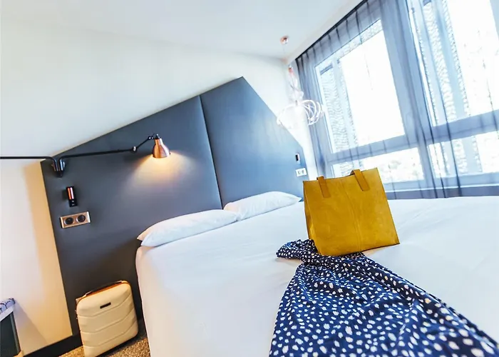 Hotel Ibis Styles Centre Rive Gauche 3*