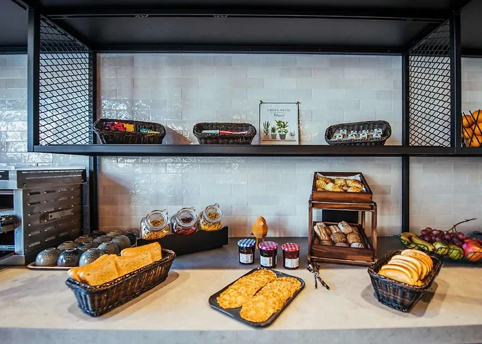 Ibis Styles Centre Rive Gauche Otel 3*